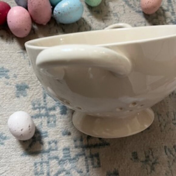 Rae Dunn Baby Chick "PEEP" Ceramic Strainer Colander with Colorful Eggs - Picture 8 of 9